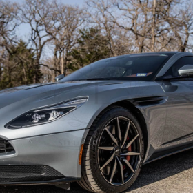 Aston Martin DB11