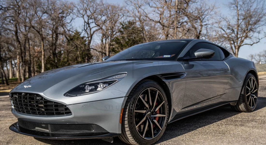 Aston Martin DB11